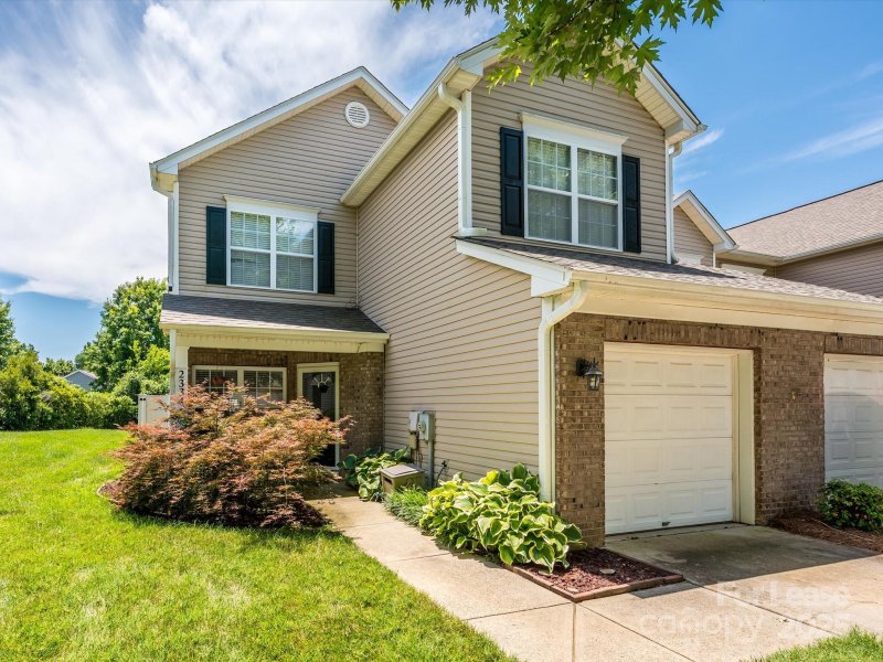 2334 Calabassas Lane