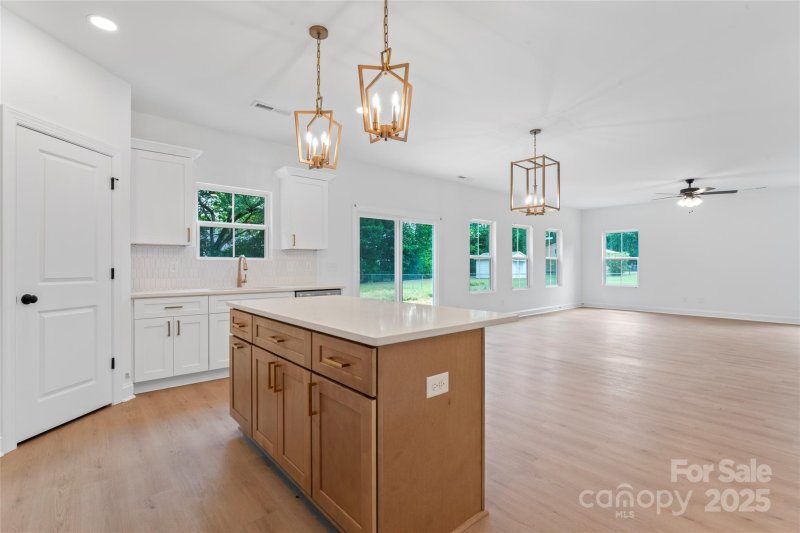 Property image 5 of 802 Patricia Avenue in Harrisburg Park, Harrisburg, NC 28075