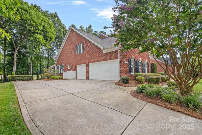 Property image 2 of 10434 Devonshire Drive in Birkdale, Huntersville, NC 28078