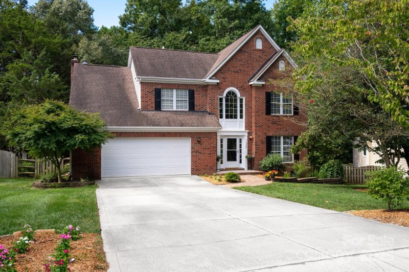 Property image 2 at 1320 Sweetgum Lane, Matthews, NC 28105