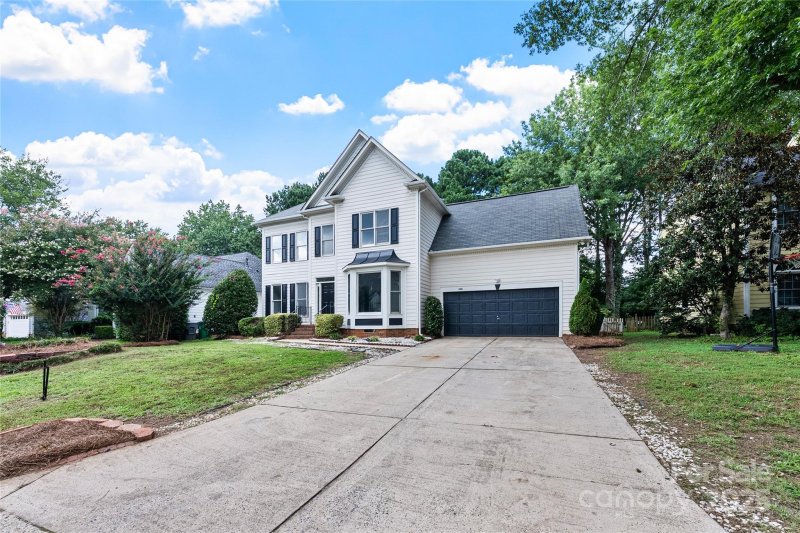 Property image 2 of 9418 Arborview Court in Davis Lake, Charlotte, NC 28269