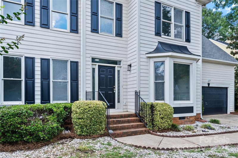 Property image 3 of 9418 Arborview Court in Davis Lake, Charlotte, NC 28269