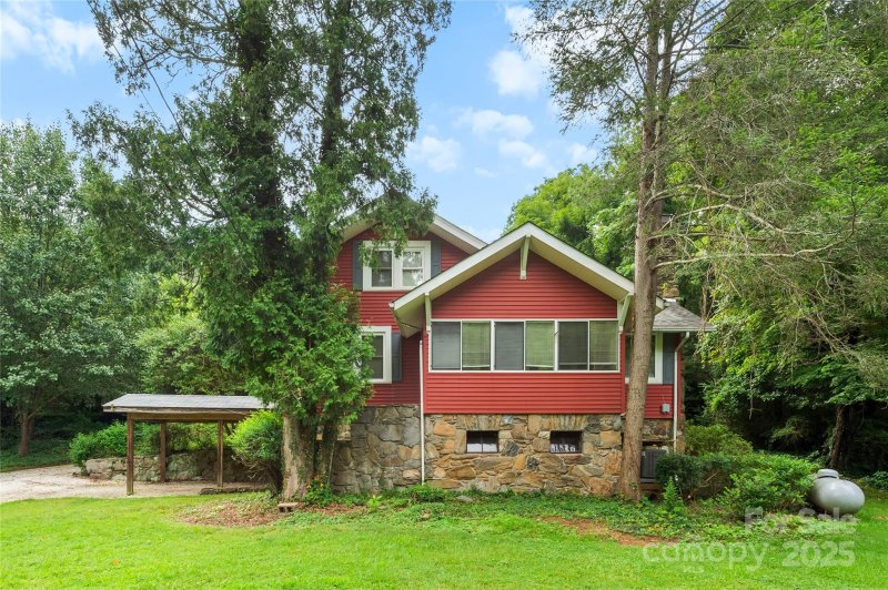 Property image 4 of 9 Arco Road in Arco Gardens, Asheville, NC 28805