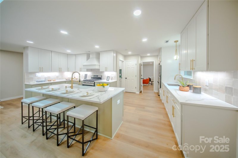 Property image 3 of 7159 Moss Point Drive in Provincetowne, Charlotte, NC 28277