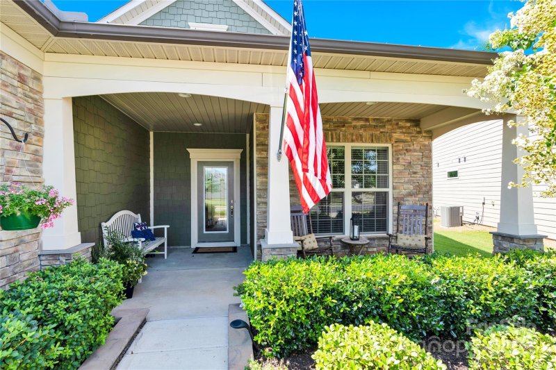 Property image 2 of 637 Birchway Drive in Carolina Orchards, Fort Mill, SC 29715