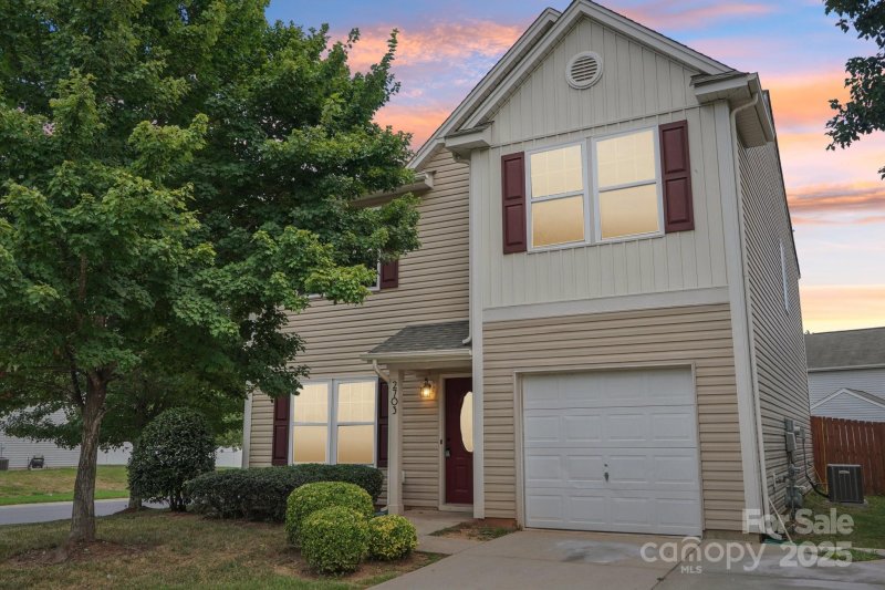 Property image 2 at 2703 Bramble Ridge Court, Charlotte, NC 28215