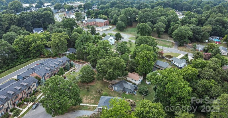 Property image 3 of 405 Linestowe Drive in Aberfoyle, Belmont, NC 28012