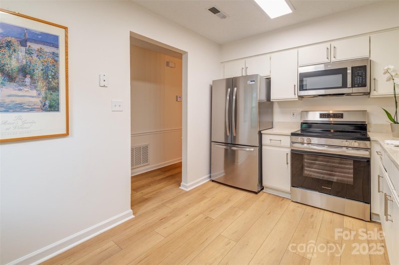 Property image 4 at 1103 Abbey Circle, Asheville, NC 28805