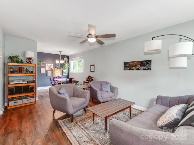 Property image 4 of 1709 Dallas Avenue in Oakhurst, Charlotte, NC 28205