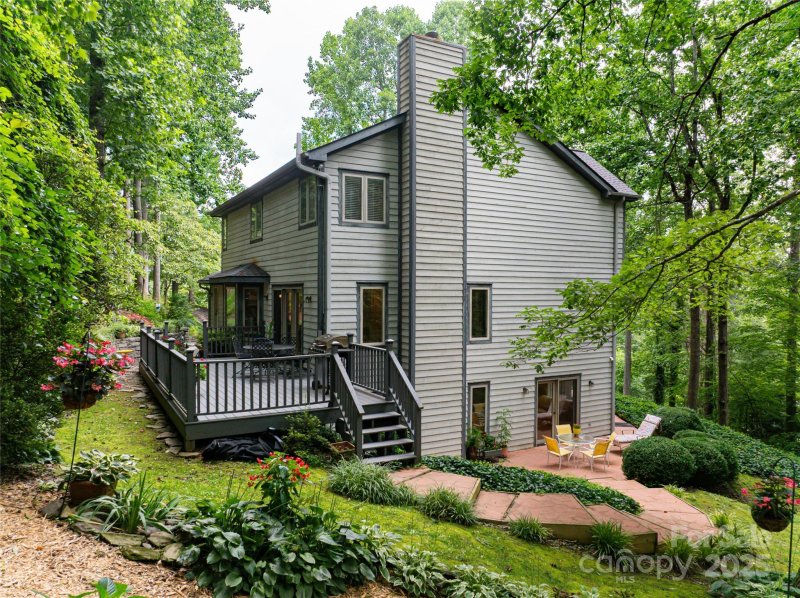 Property image 2 of 25 Weston Heights Drive in Weston Heights, Asheville, NC 28803