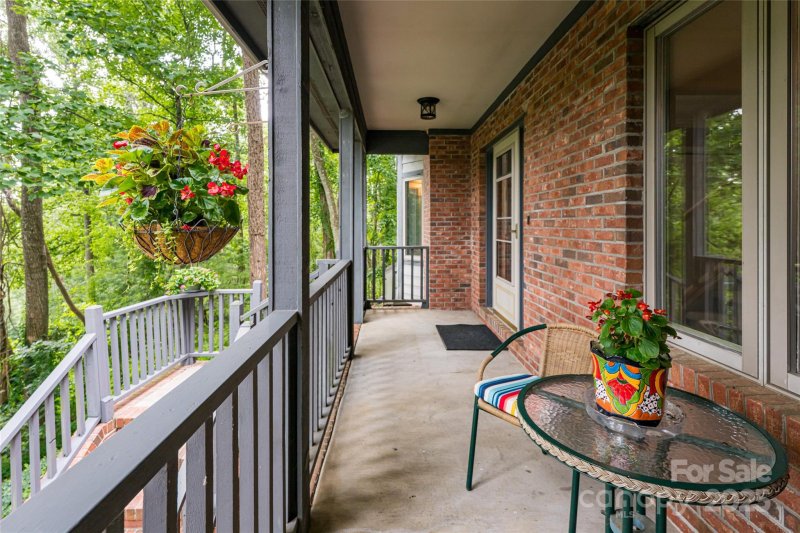 Property image 4 of 25 Weston Heights Drive in Weston Heights, Asheville, NC 28803