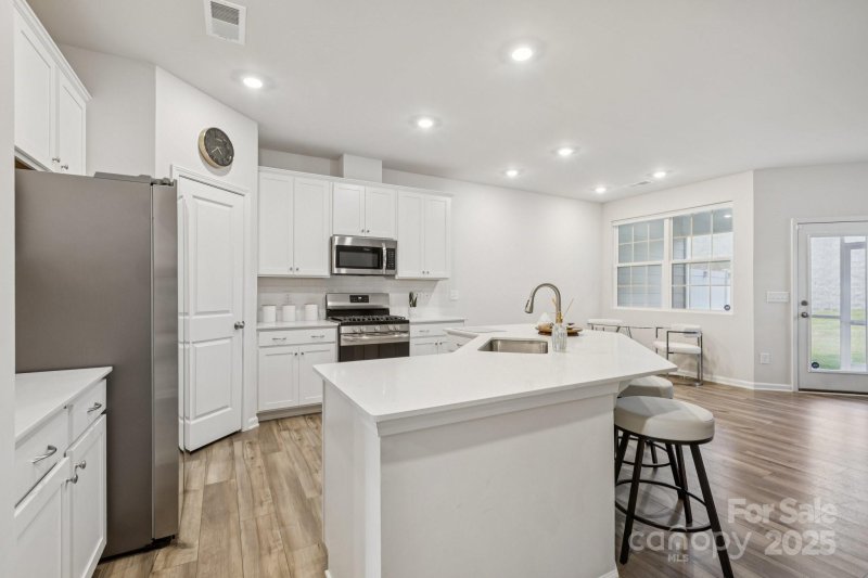 Property image 2 of 6011 Chelsea Oaks Ridge in Windhaven, Tega Cay, SC 29708
