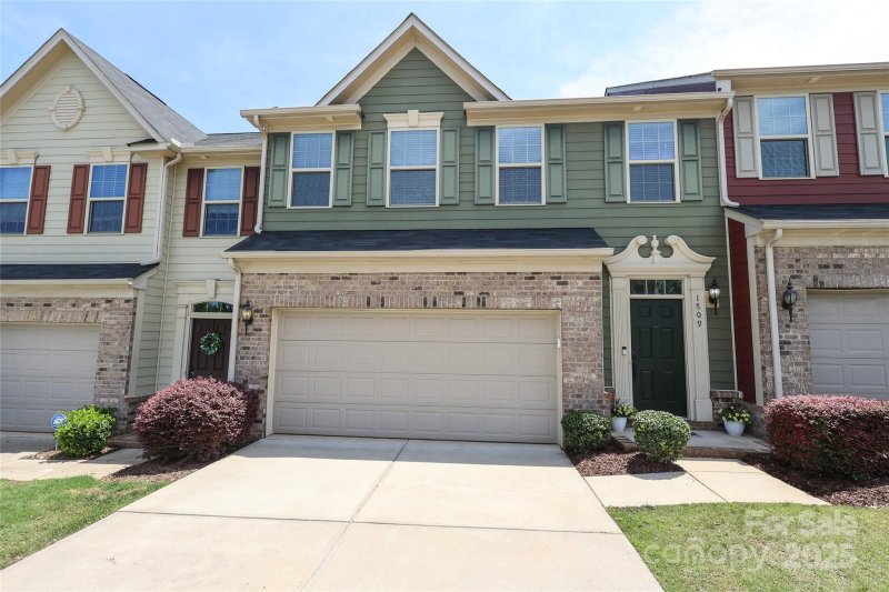 Property image 2 at 1809 Evergreen Drive, Charlotte, NC 28208
