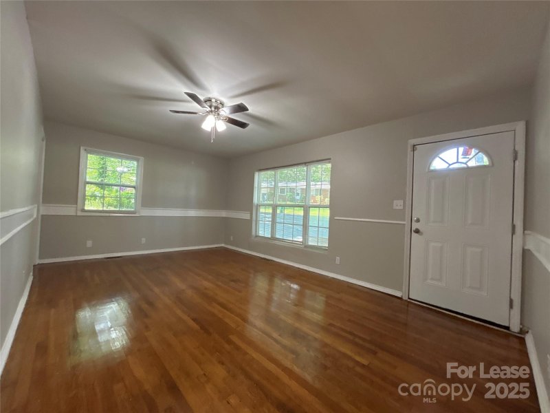 Property image 2 of 2818 Ravencroft Drive in Glendale Acres, Charlotte, NC 28208