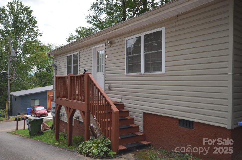 Property image 4 of 144 148 Laurel Loop in Horney Hayes, Asheville, NC 28806