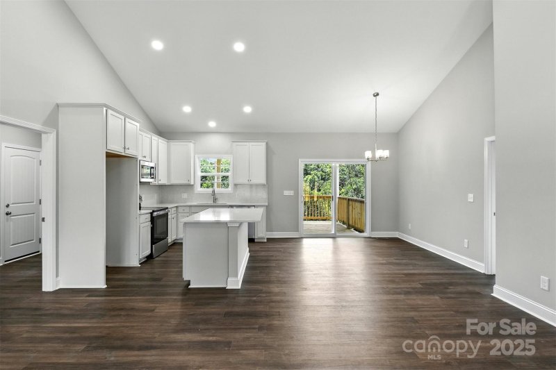 Property image 5 of 60 Westwinds Drive in Deercreek, Hickory, NC 28601