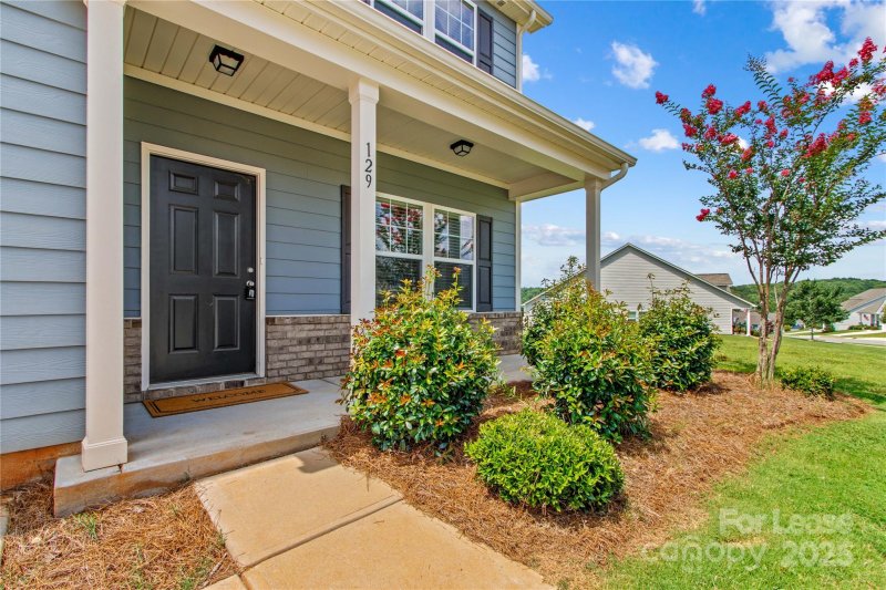 Property image 3 of 129 Canada Drive in Larkin, Statesville, NC 28677