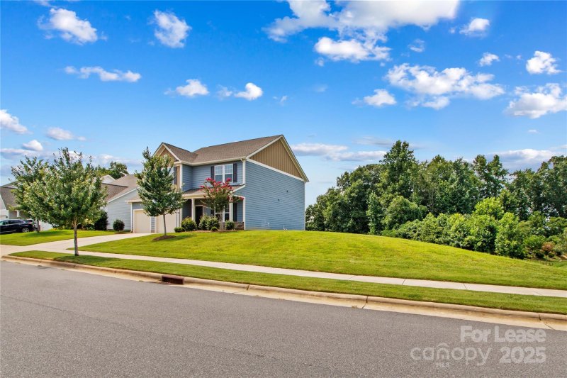 Property image 4 of 129 Canada Drive in Larkin, Statesville, NC 28677