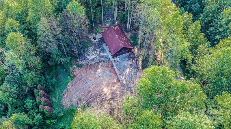 Property image 3 of 125 Brindlewood Drive in Hidden Lake, Nebo, NC 28761