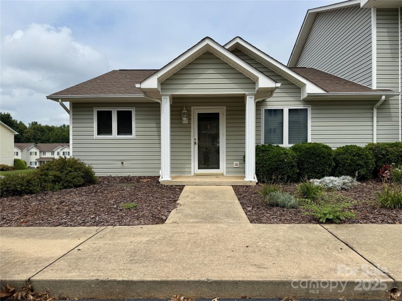 3368 White Oak Court