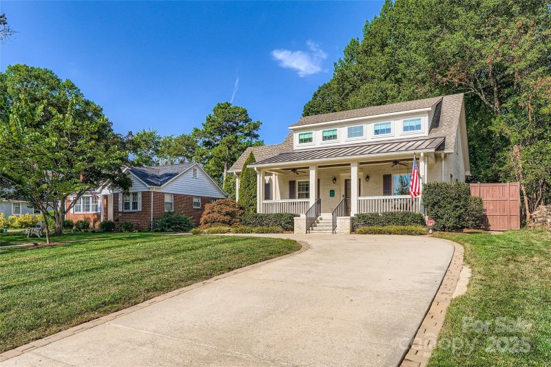 Property image 2 at 3826 Haven Drive, Charlotte, NC 28209