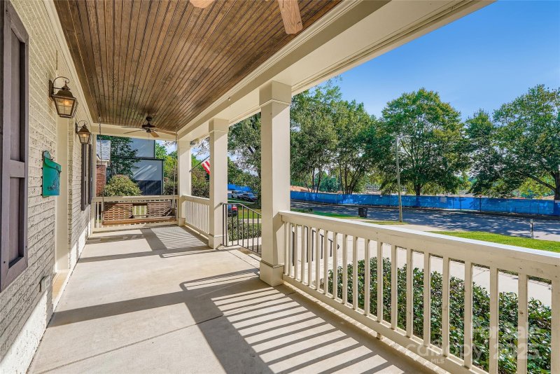 Property image 5 at 3826 Haven Drive, Charlotte, NC 28209