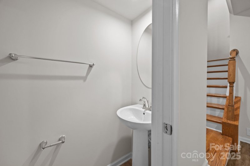 Property image 3 of 3104 Beeler Lane in Villages at Beachmont, Charlotte, NC 28208