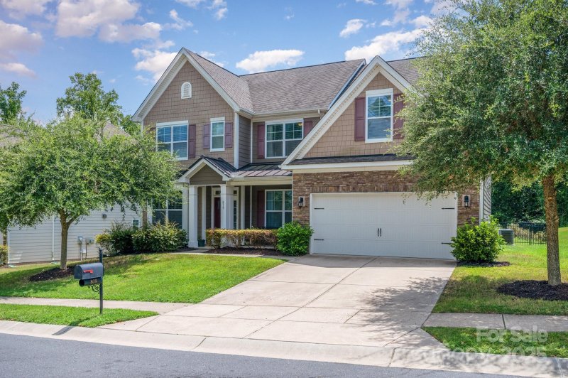 Property image 2 of 819 Coralbell Way in Lake Ridge, Tega Cay, SC 29708