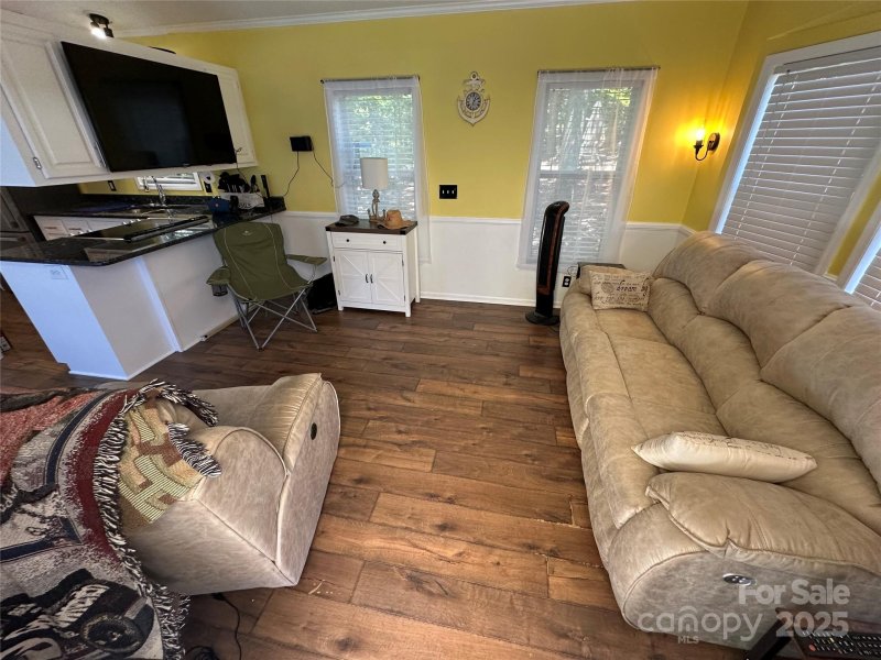 Property image 4 of 112 N Cardinal Drive in Badin Shores Resort, New London, NC 28127