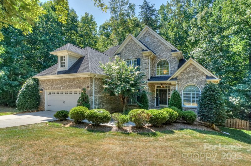 181 Streamside Place