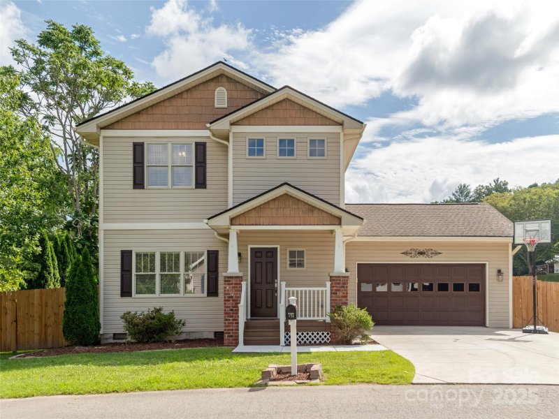 Property image 2 of 174 Springfield Meadow Drive in Springfield, Etowah, NC 28729