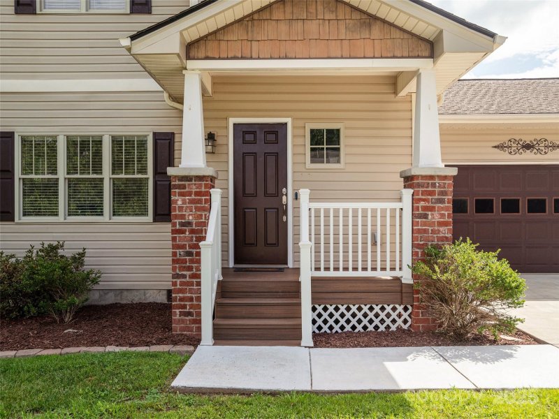 Property image 3 of 174 Springfield Meadow Drive in Springfield, Etowah, NC 28729