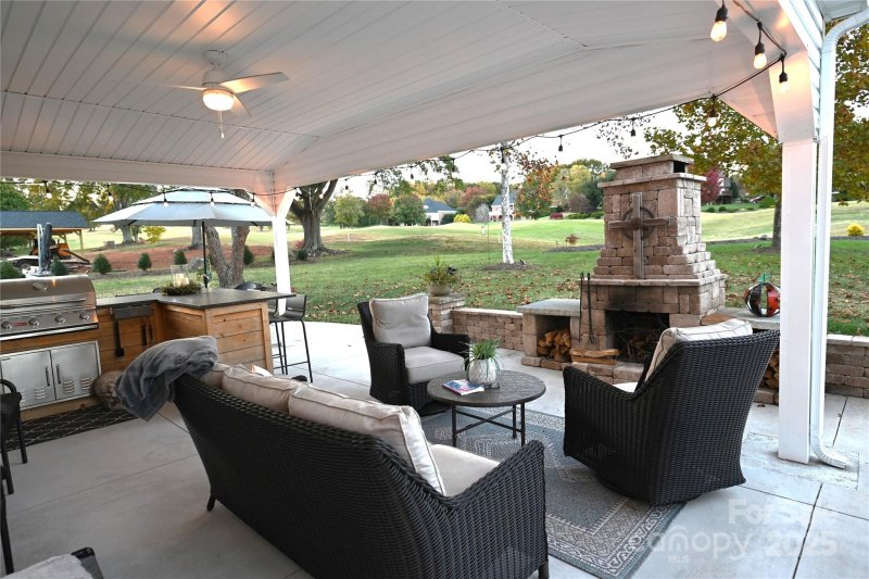 Property image 2 of 2602 Birdie Lane in Rock Barn, Conover, NC 28613