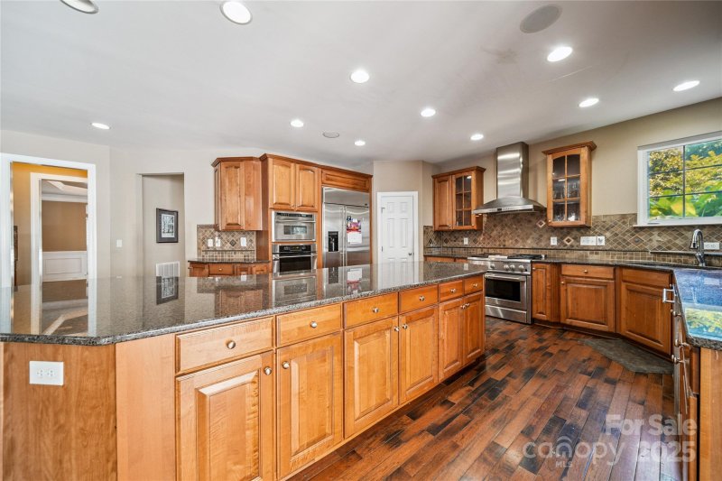 Property image 3 of 107 Wellesley Lane in Wellesley, Mooresville, NC 28115