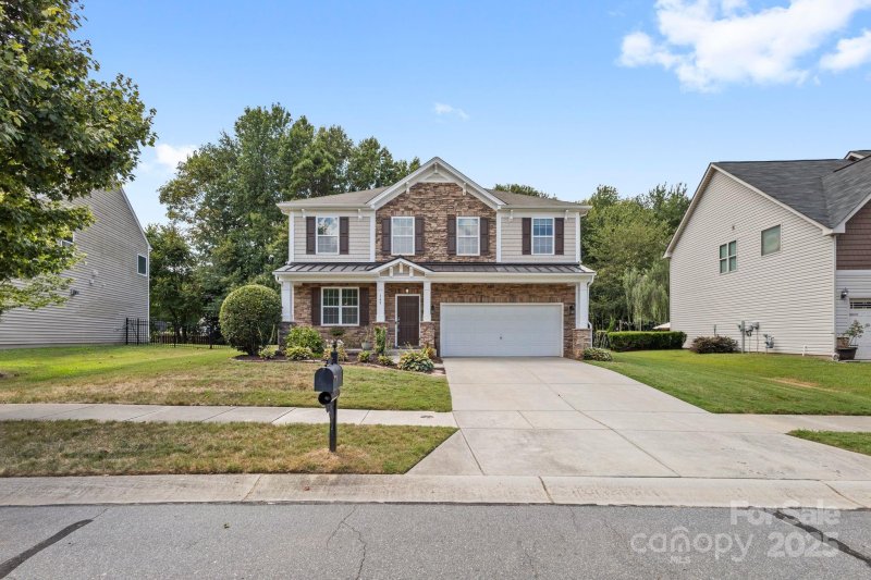 Property image 2 of 149 Wellshire Street in Oaks On Main, Mooresville, NC 28115