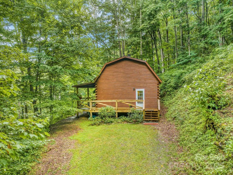 Property image 2 of 51 Spruce Street in Wild Acres, Maggie Valley, NC 28751