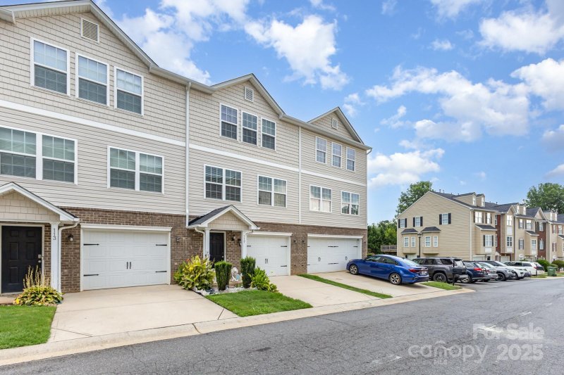 Property image 2 of 117 Langhorne Drive in Riverfront, Mount Holly, NC 28120