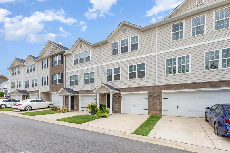 Property image 3 of 117 Langhorne Drive in Riverfront, Mount Holly, NC 28120