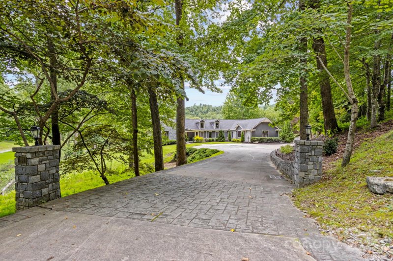 301 Winding Meadows Drive