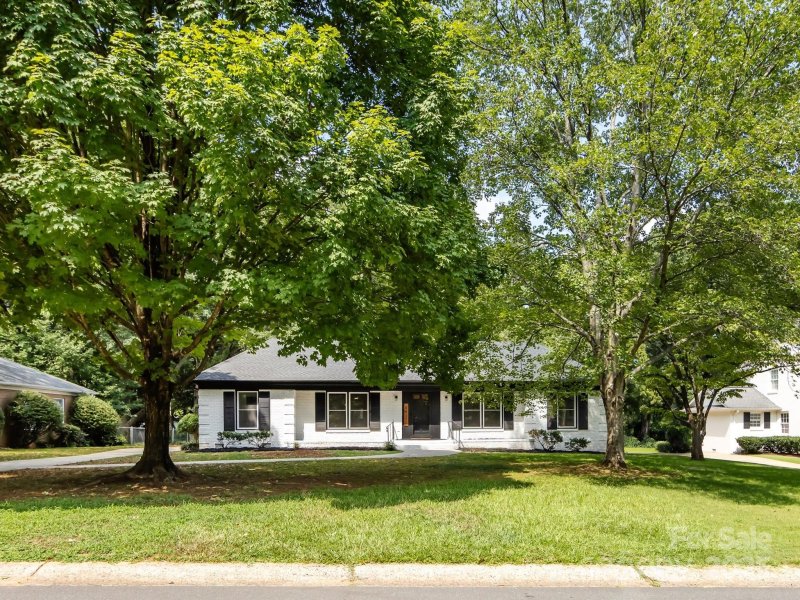 Property image 4 at 6017 Brace Road, Charlotte, NC 28211