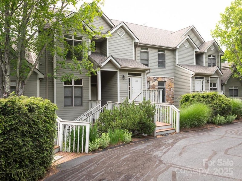 Property image 3 of 130 Stoney Falls Loop in Mountain Air, Burnsville, NC 28714