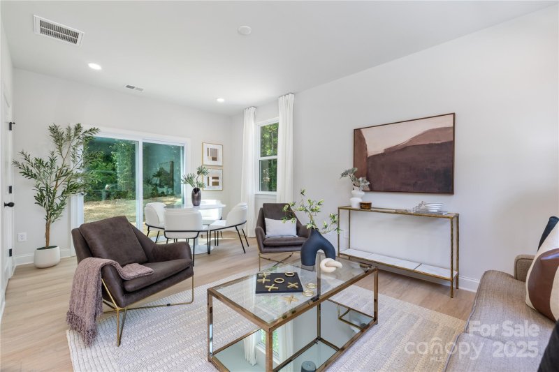 Property image 3 of 6331 Carver Boulevard in Rockwell Park, Charlotte, NC 28269