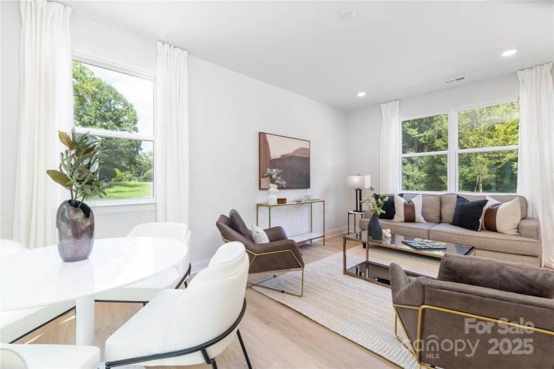 Property image 4 of 6331 Carver Boulevard in Rockwell Park, Charlotte, NC 28269