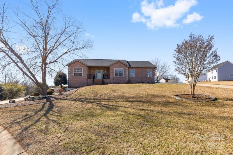 Property image 3 at 150 Heathrow Lane, Statesville, NC 28677