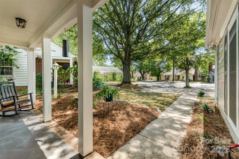 Property image 5 at 2722 Hillmont Drive, Charlotte, NC 28226