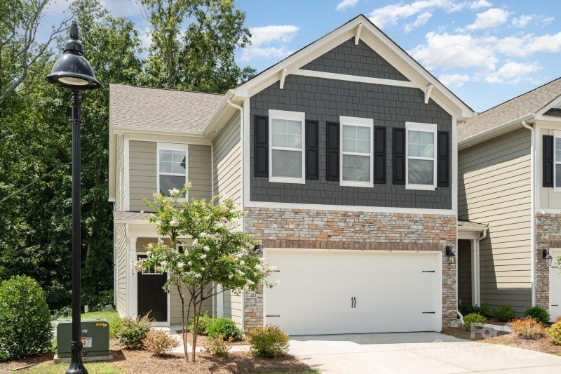 Property image 2 of 4237 Plumeria Way in Avondale, Fort Mill, SC 29707