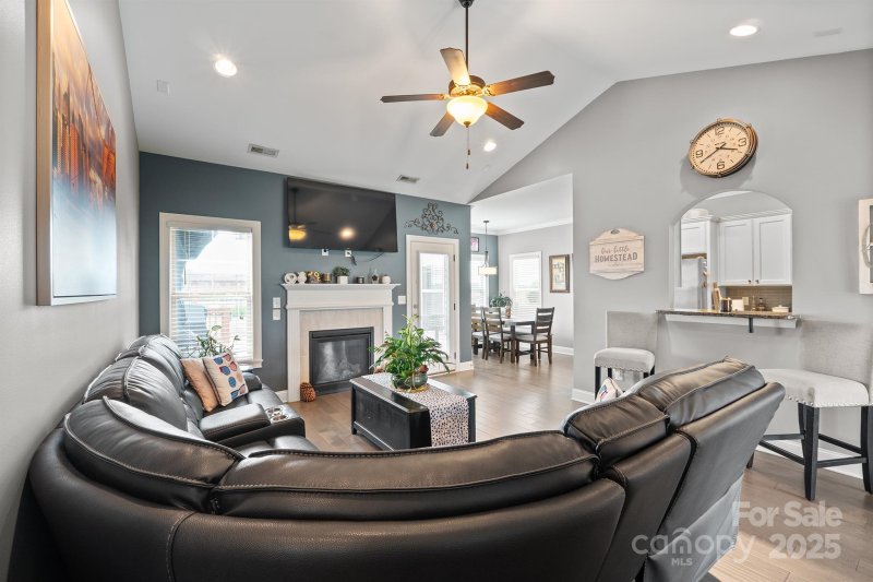 Property image 5 of 163 Castle Pines Lane in Castlegate, Statesville, NC 28625