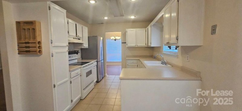 Property image 3 of 3738 Sweetgrass Lane in Cedar Woods, Charlotte, NC 28226