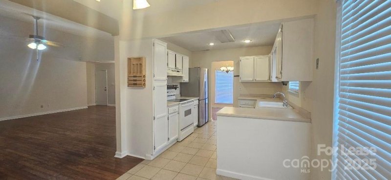 Property image 5 of 3738 Sweetgrass Lane in Cedar Woods, Charlotte, NC 28226