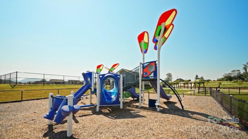 Property image 4 of 220 Salers Road in Tap Root Farms, Fletcher, NC 28732